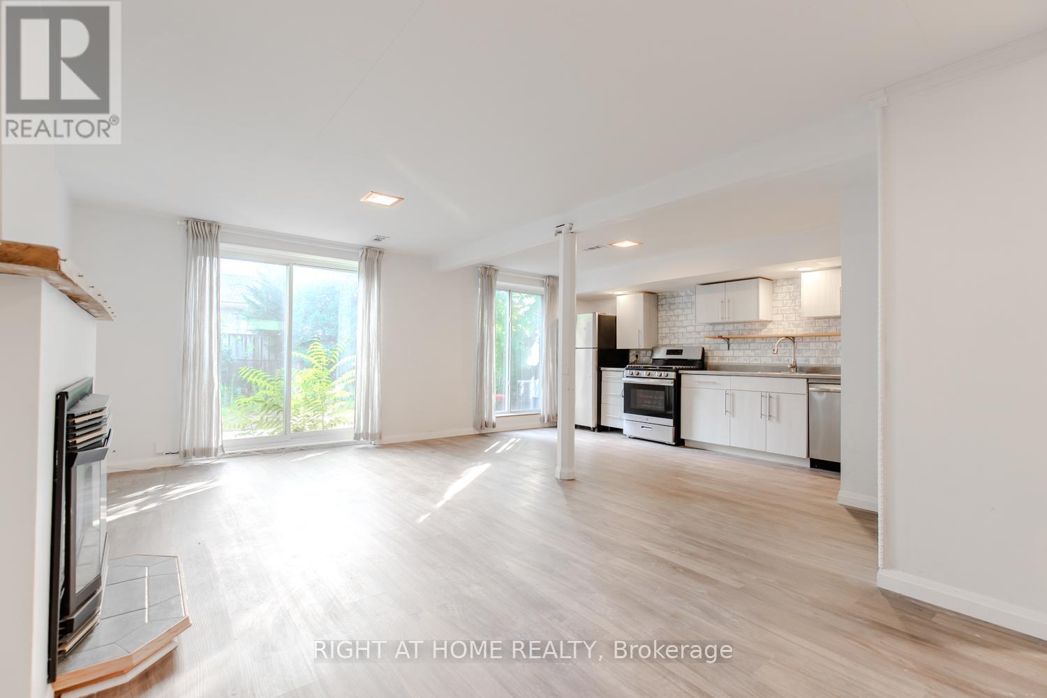 12 Murellen Crescent, Toronto, Ontario  M4A 2K5 - Photo 33 - C12187830