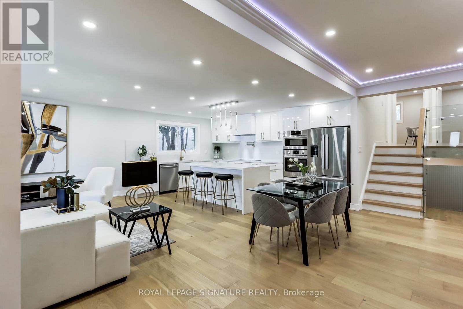 30 Snowcrest Avenue, Toronto, Ontario  M2K 2K7 - Photo 6 - C12414368