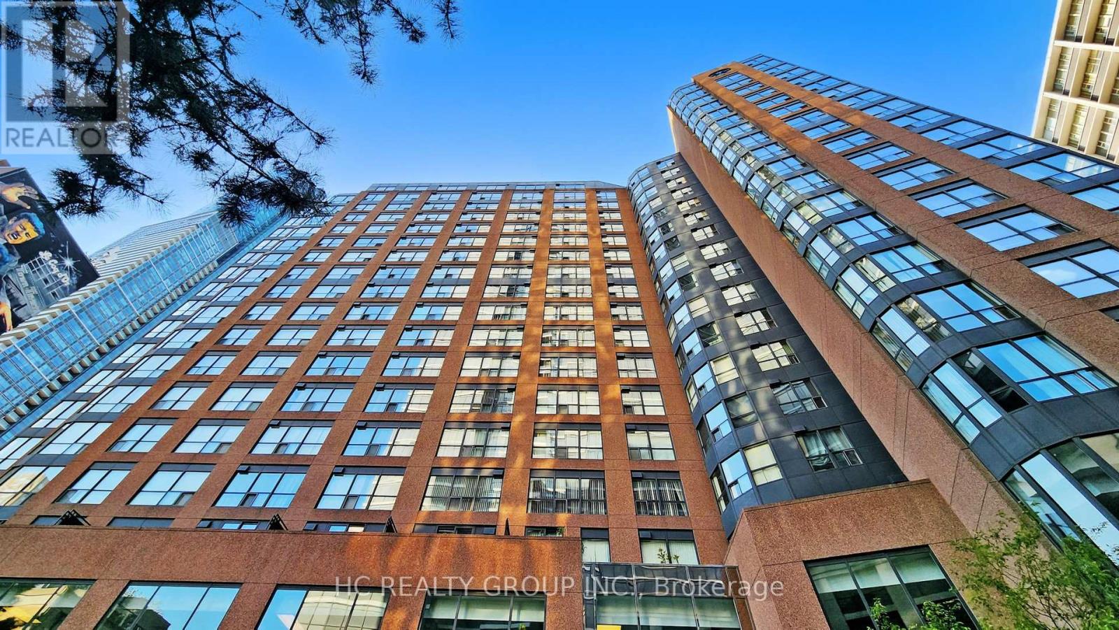 905 - 7 Carlton Street, Toronto, Ontario  M5B 2M3 - Photo 2 - C12414385
