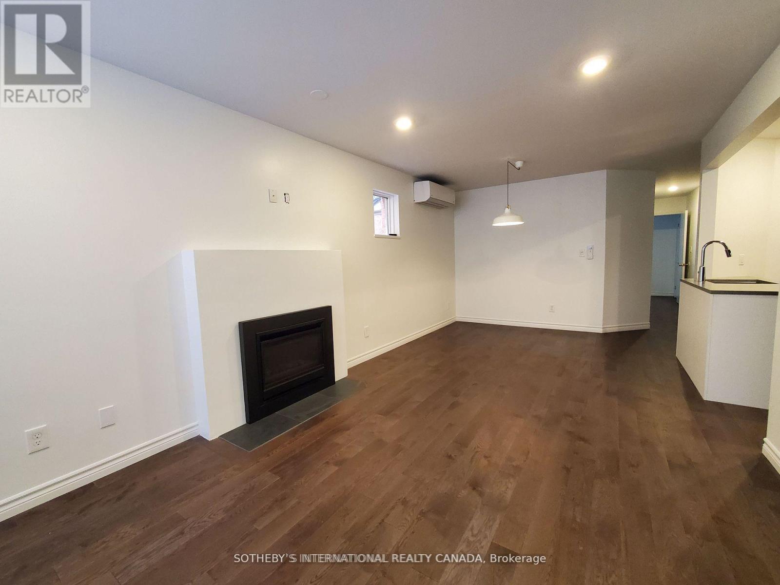 #1 - 1458 Bayview Avenue, Toronto, Ontario  M4G 3B3 - Photo 2 - C12414405