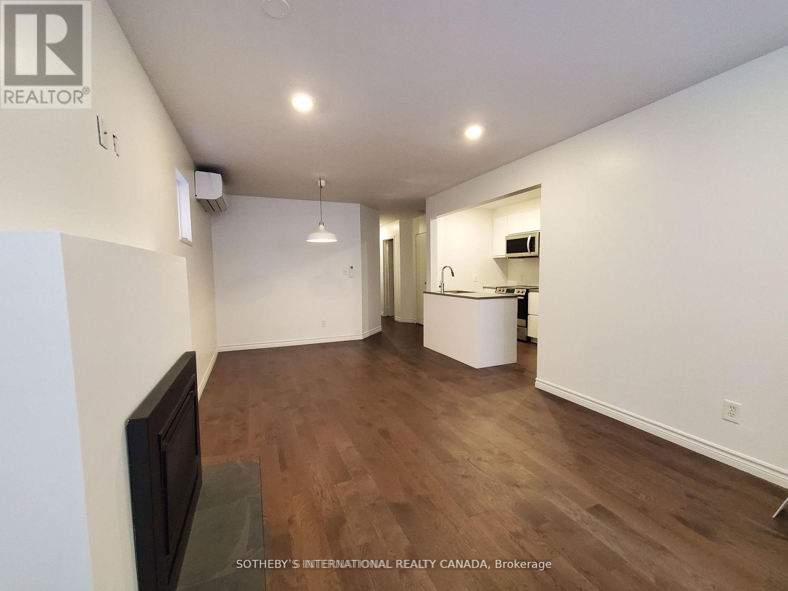#1 - 1458 Bayview Avenue, Toronto, Ontario  M4G 3B3 - Photo 4 - C12414405