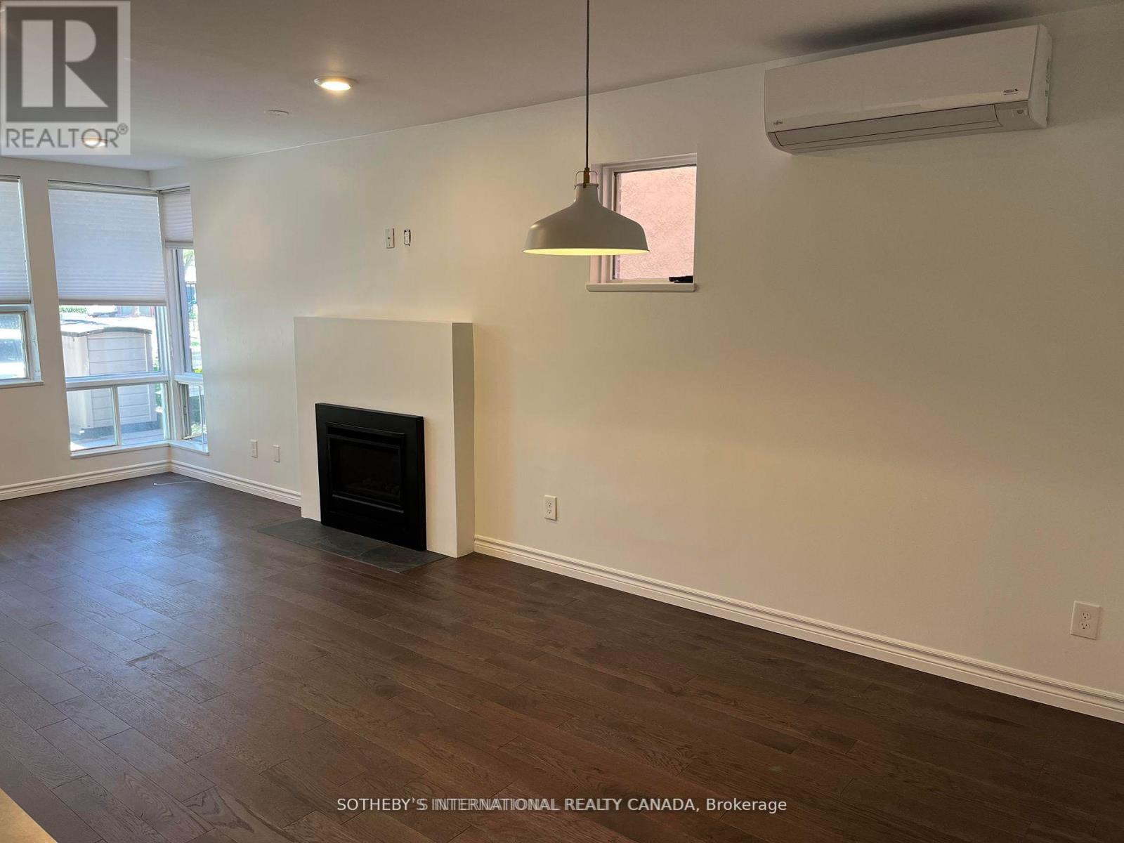 #1 - 1458 Bayview Avenue, Toronto, Ontario  M4G 3B3 - Photo 5 - C12414405