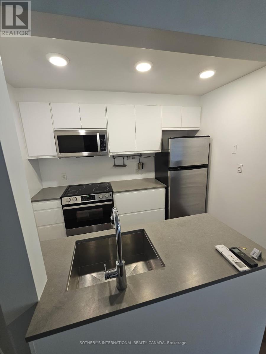 #1 - 1458 Bayview Avenue, Toronto, Ontario  M4G 3B3 - Photo 8 - C12414405