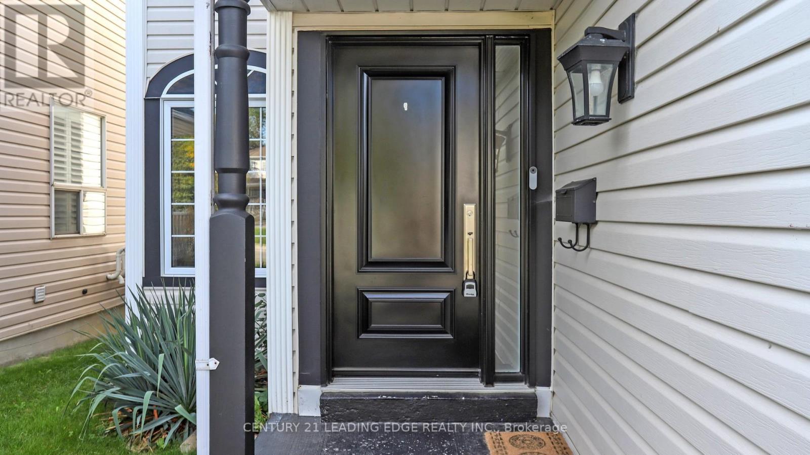 929 Glenbourne Court, Oshawa, Ontario  L1K 2P8 - Photo 4 - E12414434