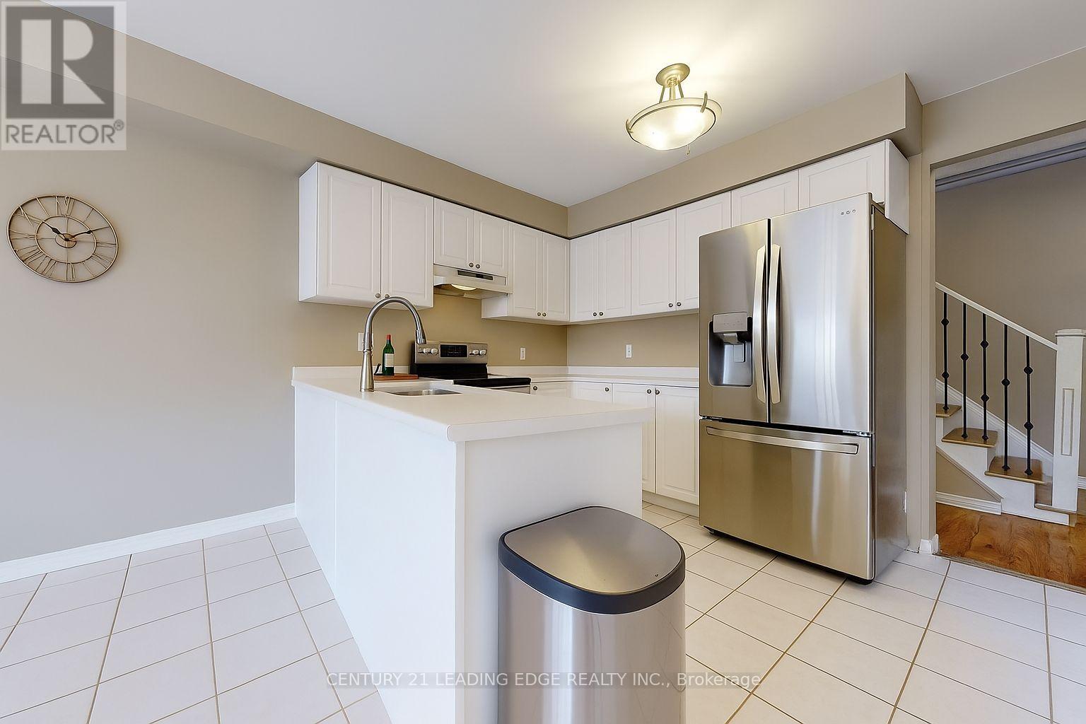 929 Glenbourne Court, Oshawa, Ontario  L1K 2P8 - Photo 9 - E12414434