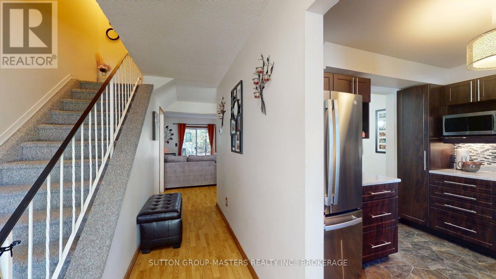Property at 4 TRILLIUM COURT image 4
