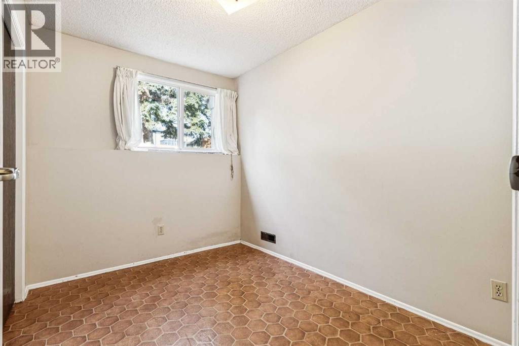 101 Sabrina Way Sw, Calgary, Alberta  T2W 4J4 - Photo 23 - A2254567