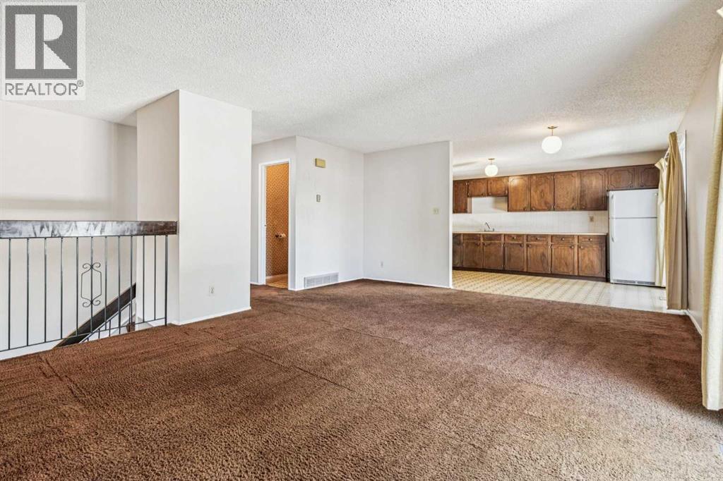 101 Sabrina Way Sw, Calgary, Alberta  T2W 4J4 - Photo 5 - A2254567