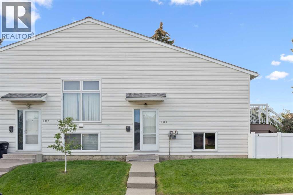 101 Sabrina Way Sw, Calgary, Alberta  T2W 4J4 - Photo 2 - A2254567