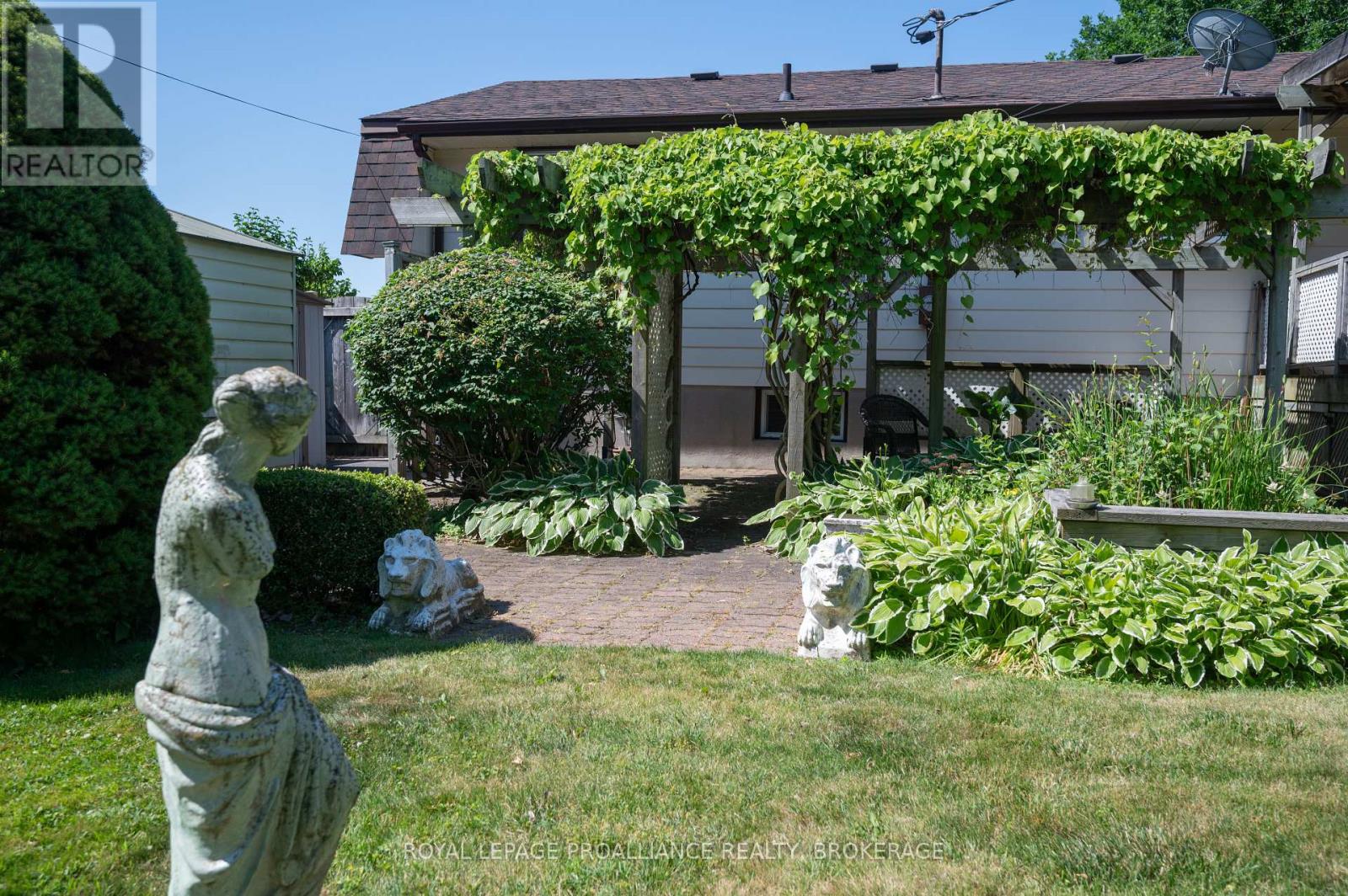 862 Berwick Place, Kingston, Ontario  K7M 6B6 - Photo 31 - X12414613