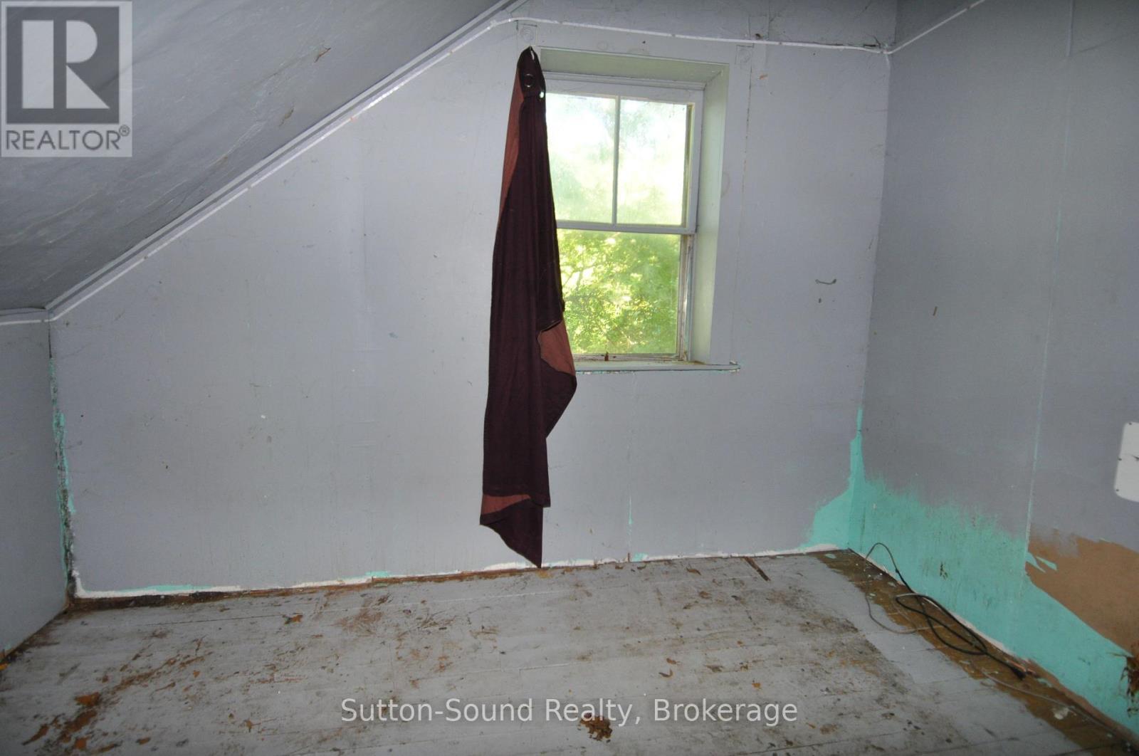 750816 Girl Guide Road, Georgian Bluffs, Ontario  N4K 5N7 - Photo 27 - X12414442