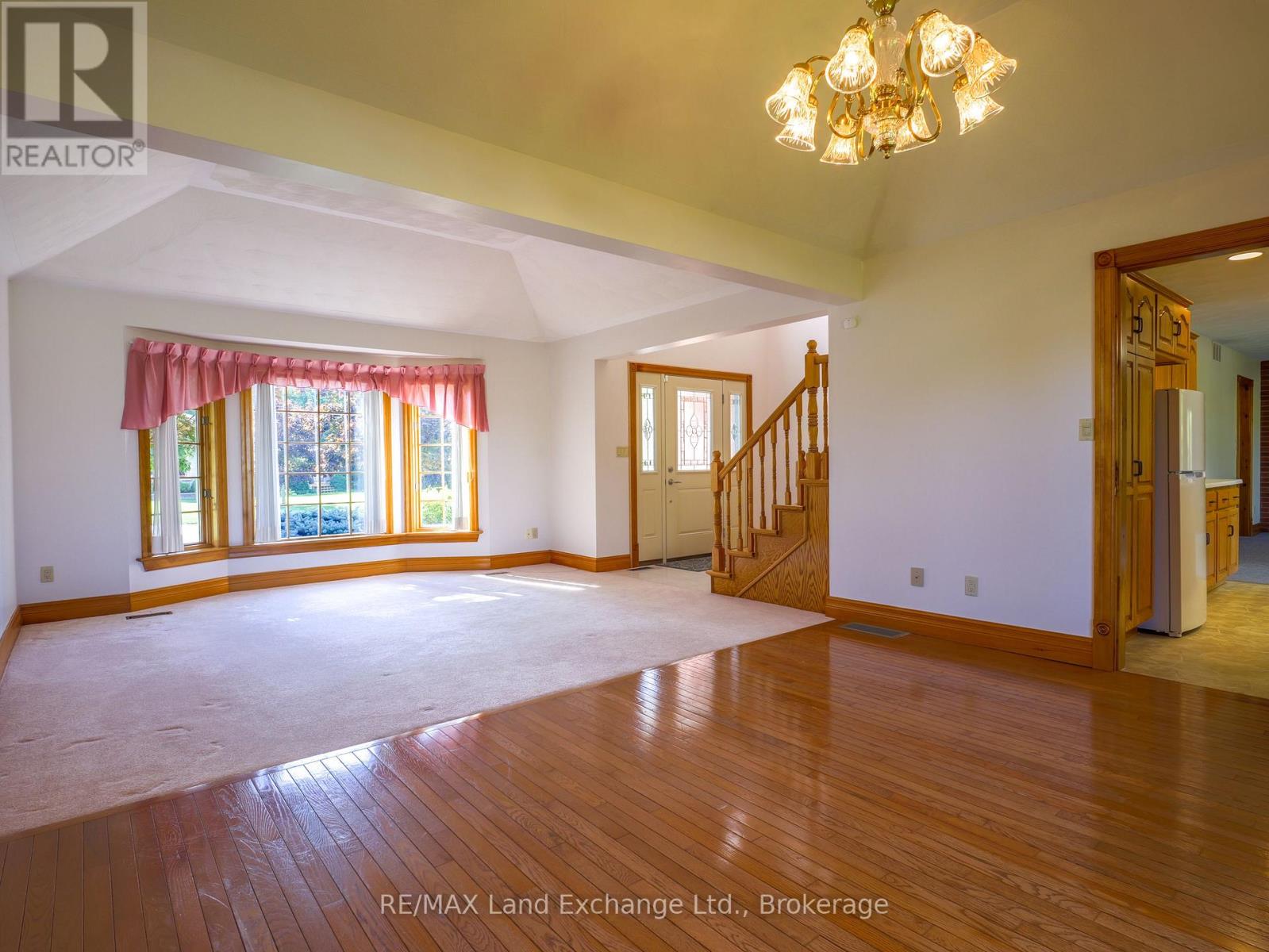737 Louis Street, Saugeen Shores, Ontario  N0H 2C4 - Photo 12 - X12414447