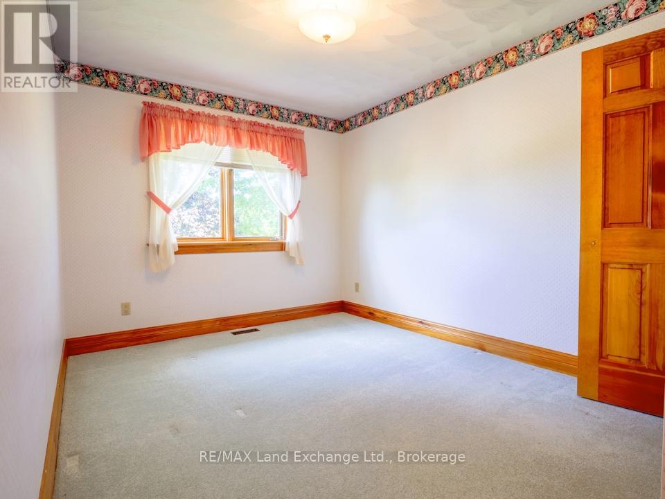737 Louis Street, Saugeen Shores, Ontario  N0H 2C4 - Photo 17 - X12414447
