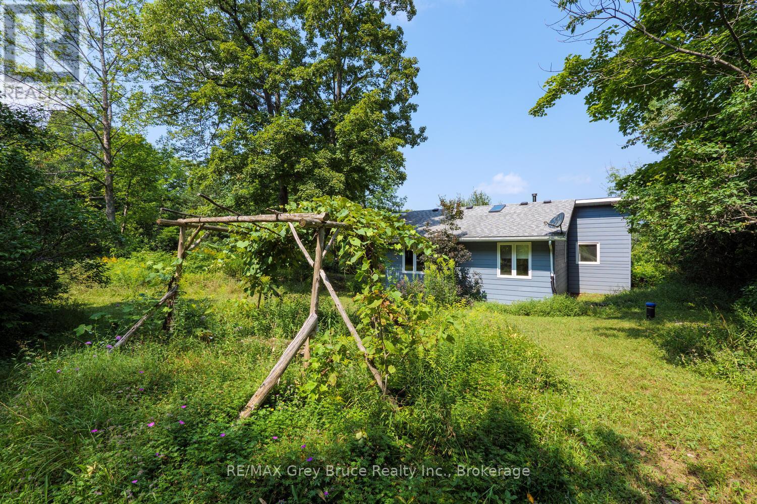 65 Lawrence Road, South Bruce Peninsula, Ontario  N0H 2T0 - Photo 40 - X12414458