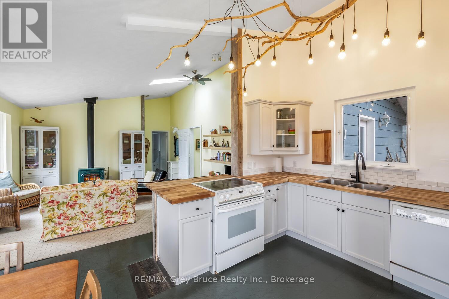 65 Lawrence Road, South Bruce Peninsula, Ontario  N0H 2T0 - Photo 8 - X12414458