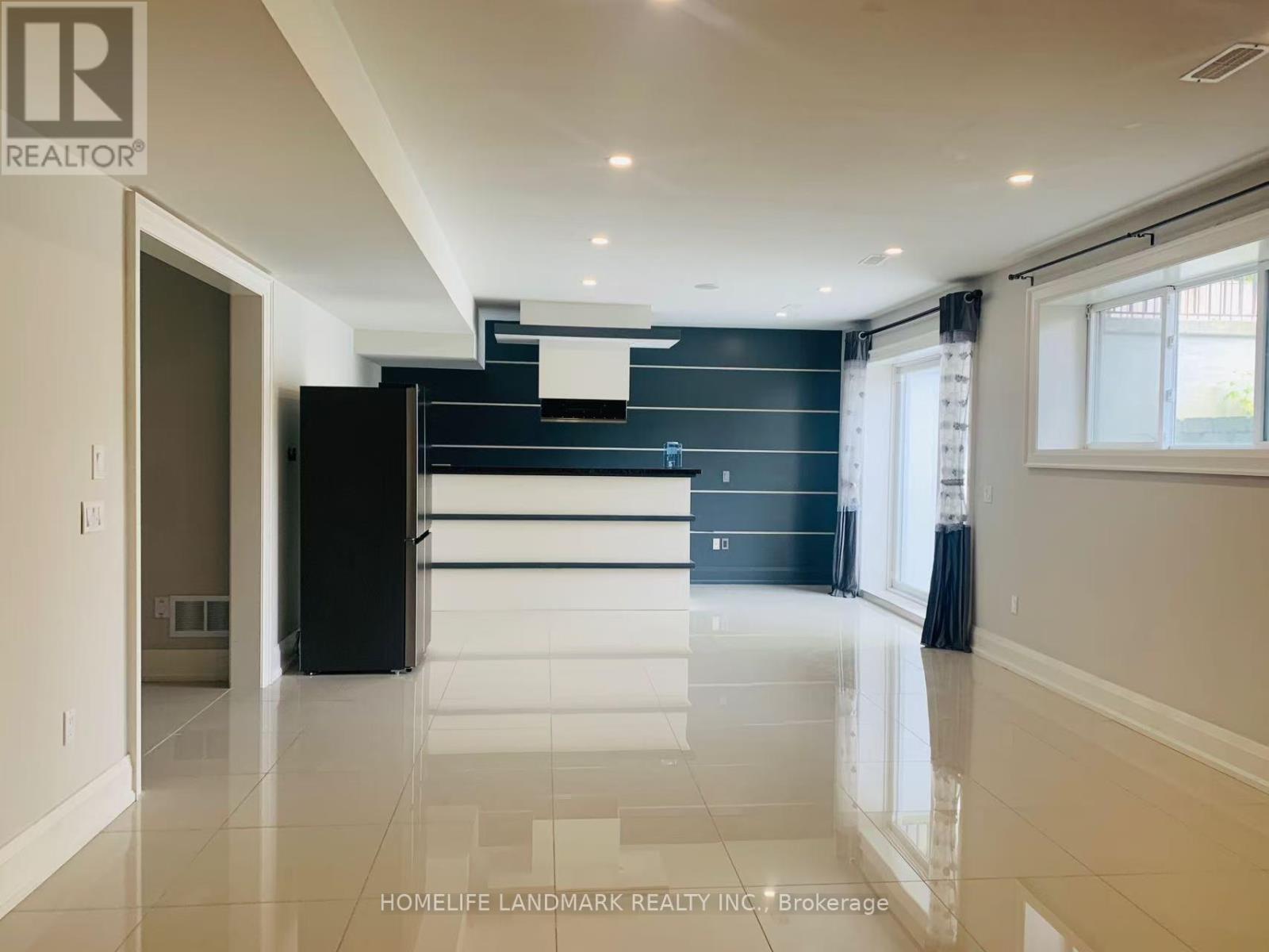 108 Patricia Avenue, Toronto, Ontario  M2M 1J4 - Photo 2 - C12387942