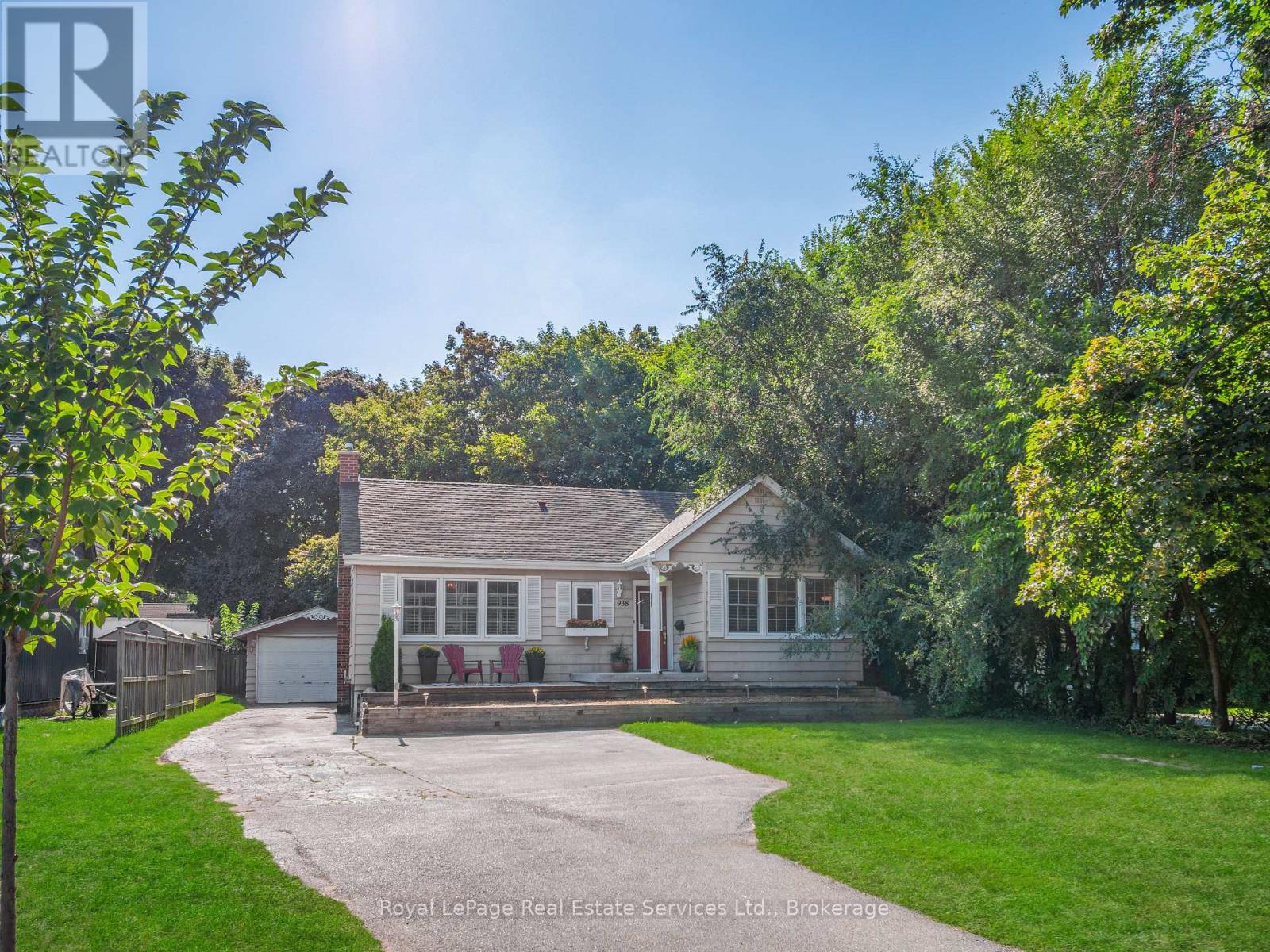 938 KING ROAD, Burlington, Ontario