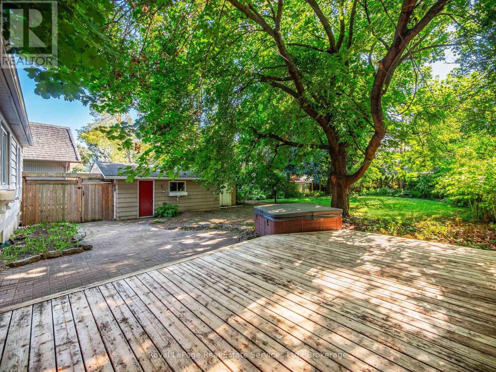 938 King Road, Burlington (Lasalle), Ontario  L7T 3L3 - Photo 34 - W12406273