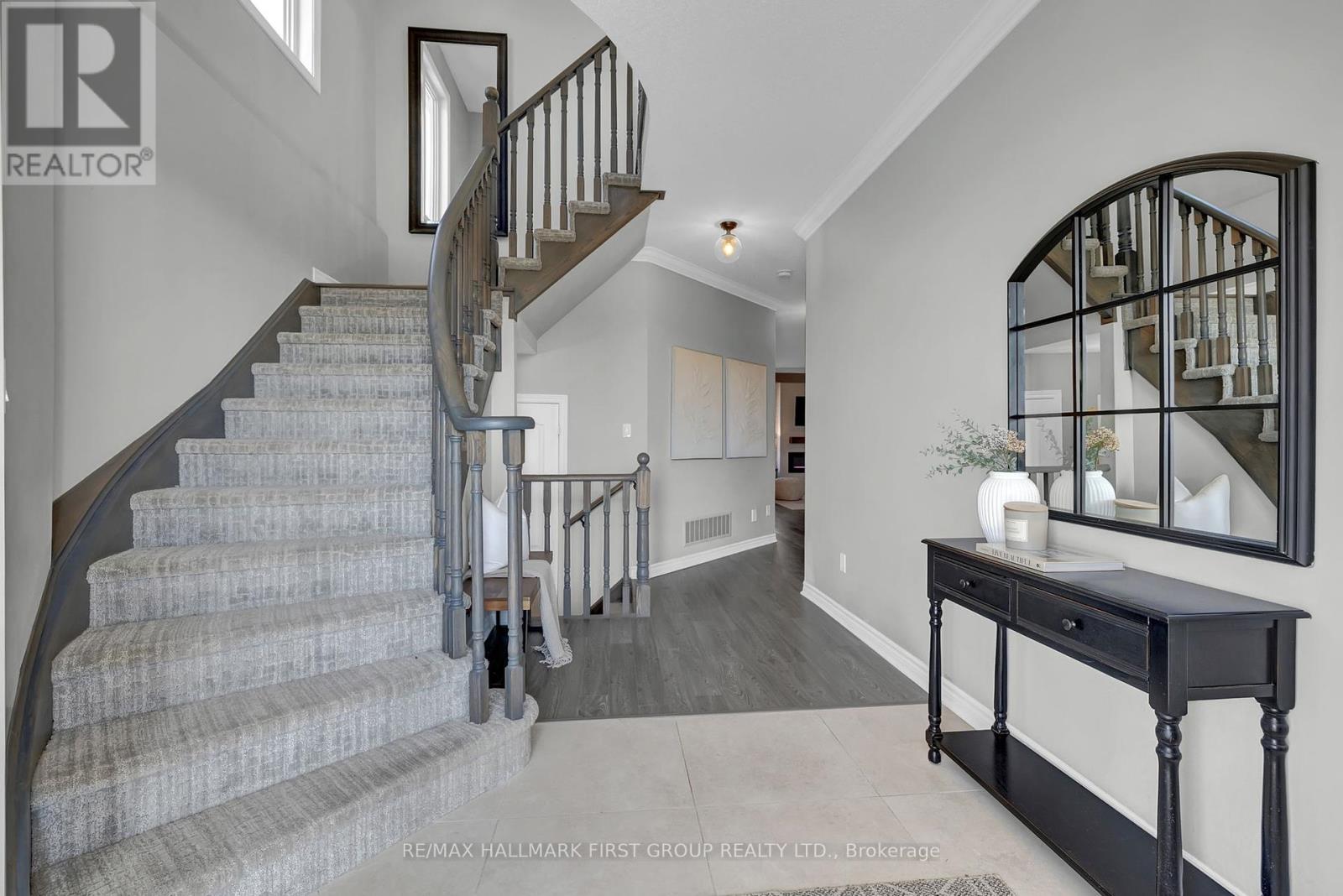 7 Primeau Crescent, Kawartha Lakes, Ontario  K9V 0M6 - Photo 3 - X12414497