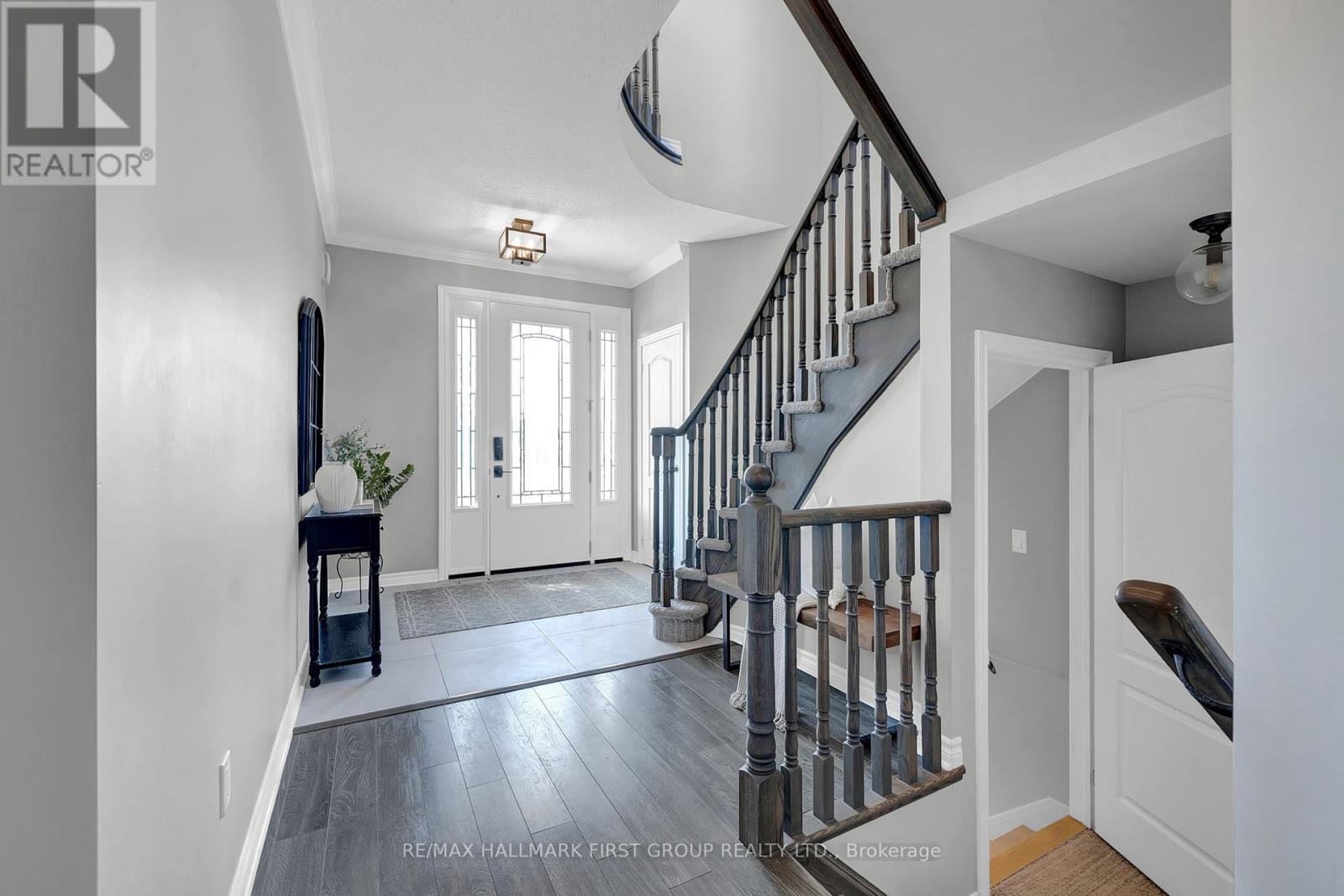 7 Primeau Crescent, Kawartha Lakes, Ontario  K9V 0M6 - Photo 4 - X12414497