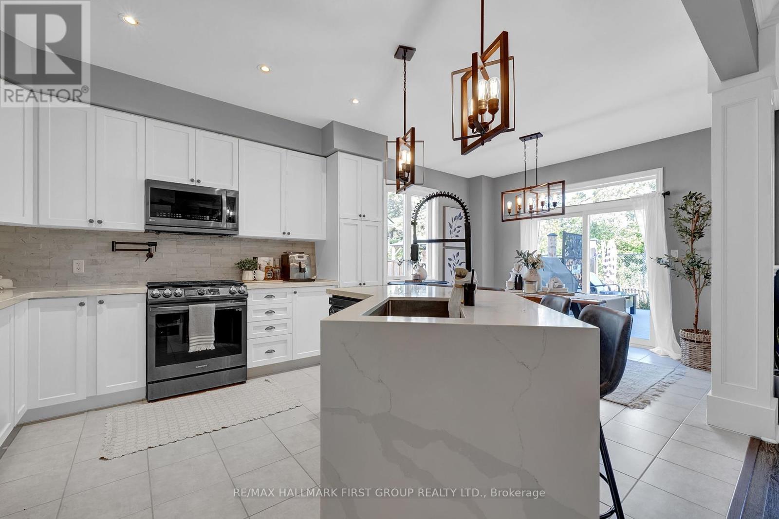 7 Primeau Crescent, Kawartha Lakes, Ontario  K9V 0M6 - Photo 5 - X12414497