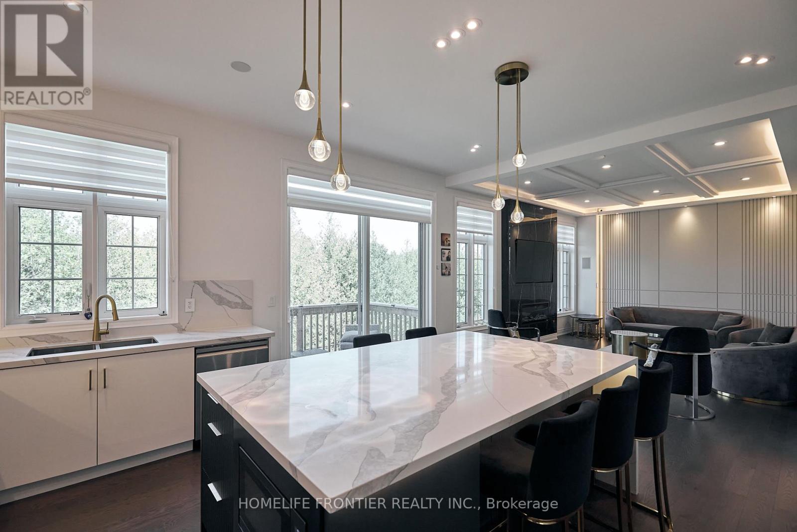 296 Ben Sinclair Avenue, East Gwillimbury, Ontario  L9N 0Z1 - Photo 12 - N12414370