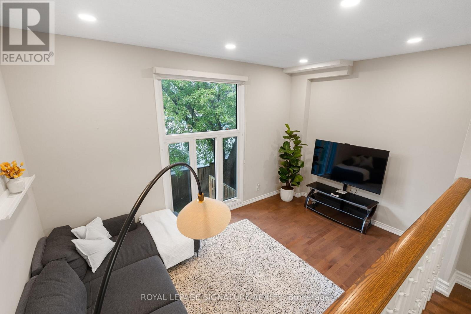 10 Thatcher's Mill Way, Markham, Ontario  L3P 3T3 - Photo 7 - N12414379