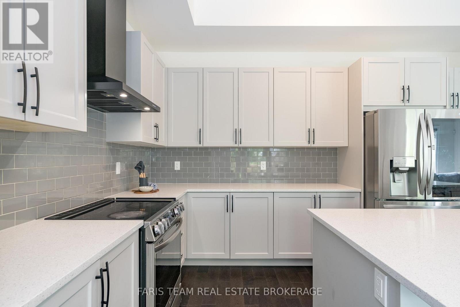 1425 Blackmore Street, Innisfil, Ontario  L9S 0P2 - Photo 10 - N12414430