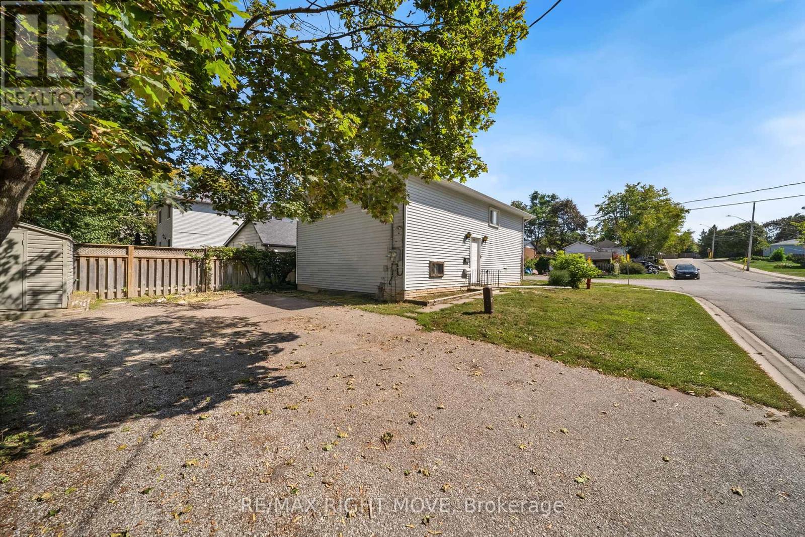 218 HILDA STREET, Orillia, Ontario