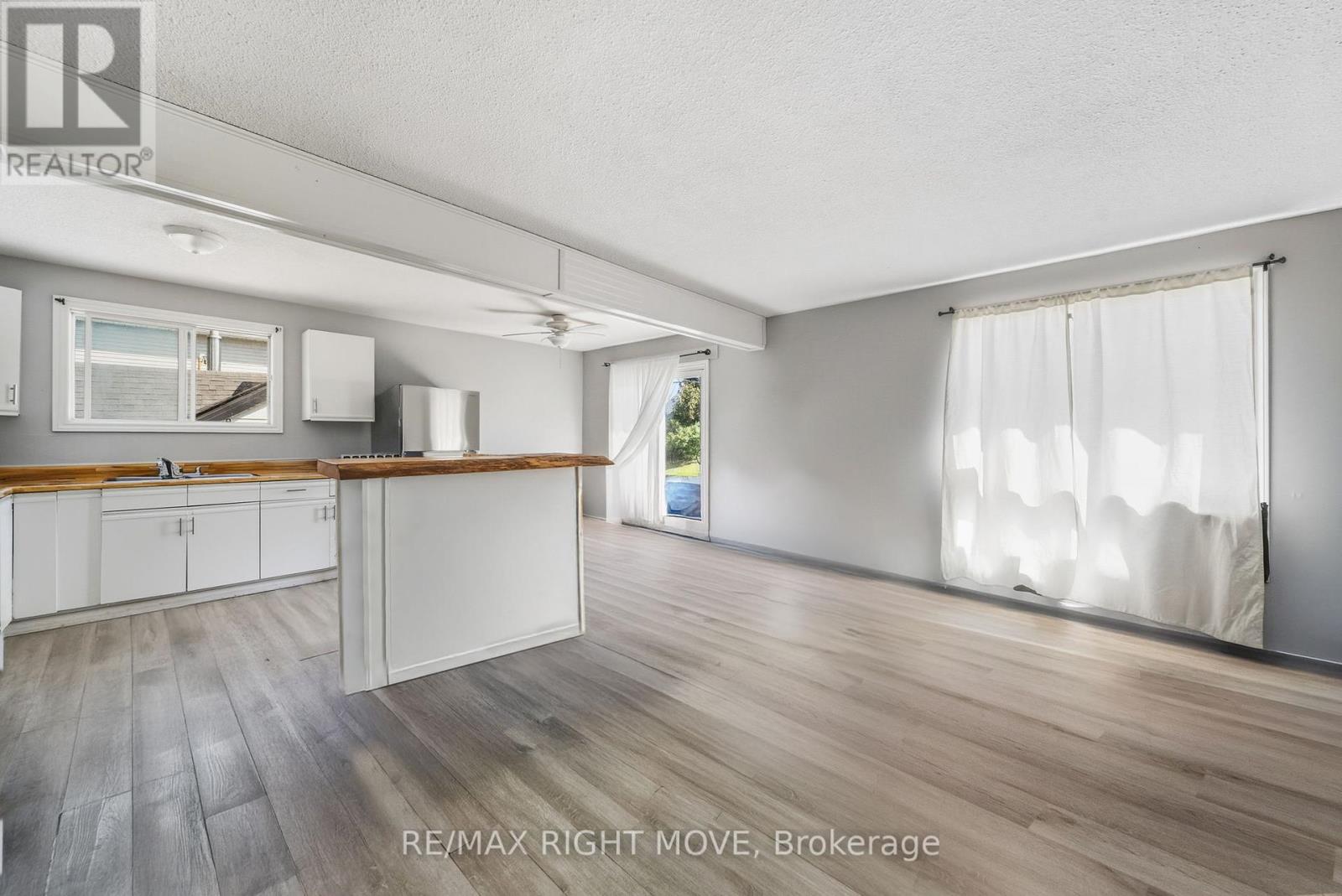 218 Hilda Street, Orillia, Ontario  L3V 1J1 - Photo 14 - S12414340