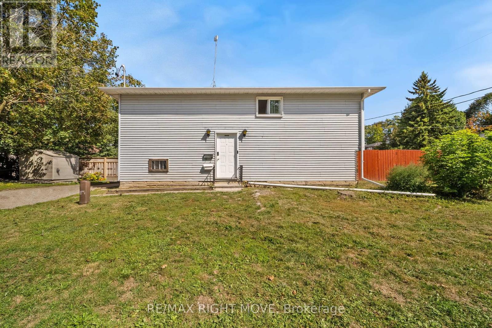 218 Hilda Street, Orillia, Ontario  L3V 1J1 - Photo 2 - S12414340