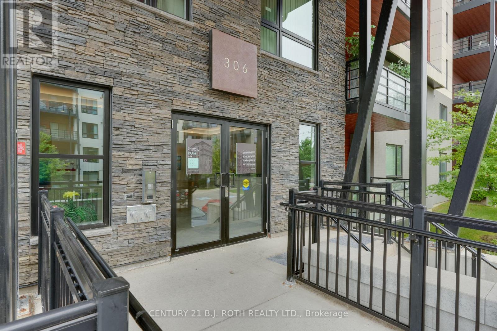 112 - 306 Essa Road, Barrie, Ontario  L9J 0H5 - Photo 2 - S12414425