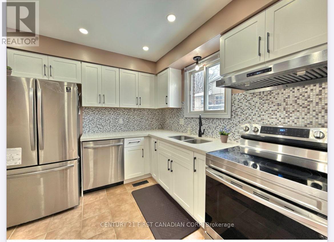159 Walmer Gardens, London North, Ontario  N6G 4H6 - Photo 2 - X12414440