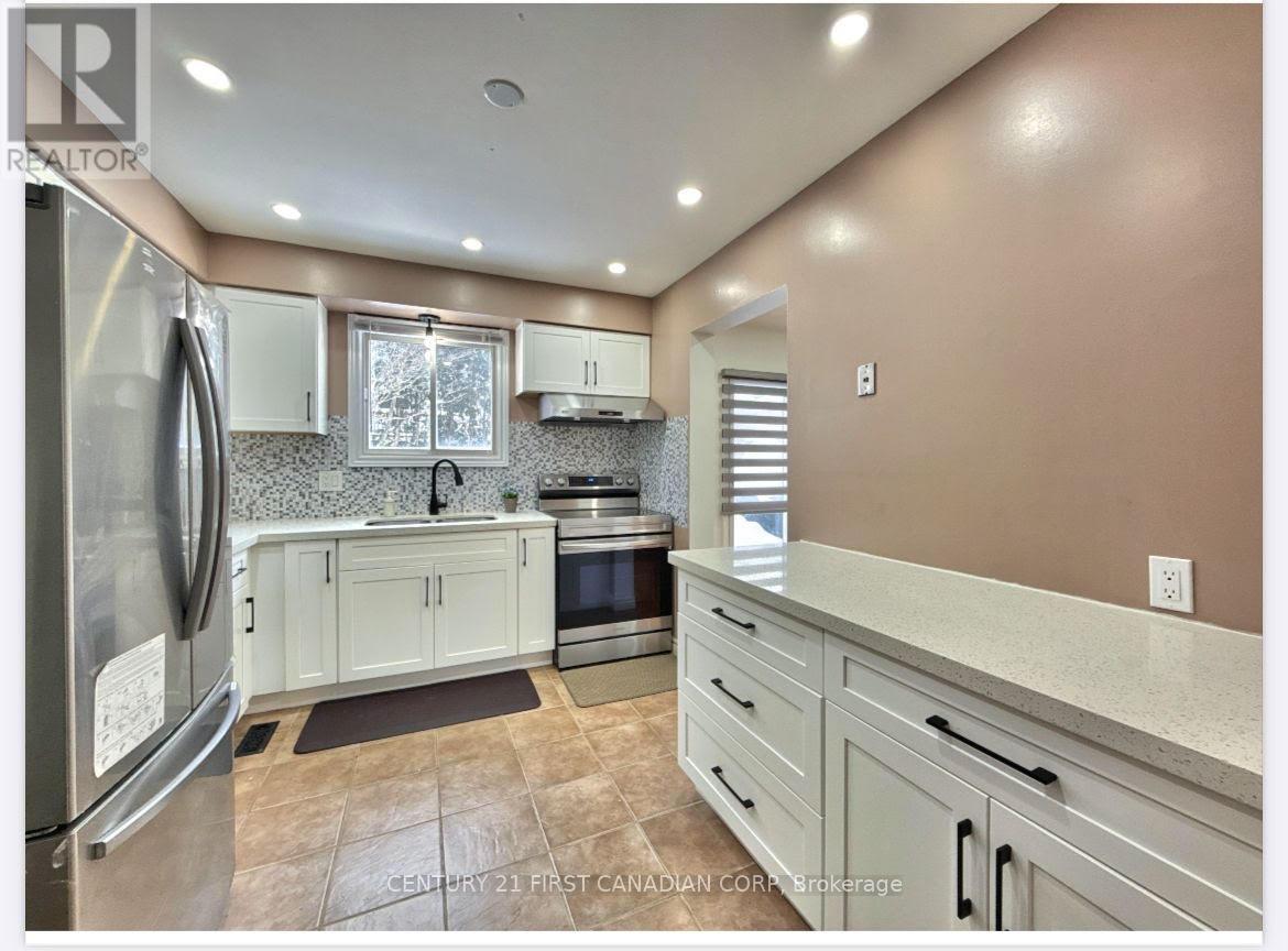 159 Walmer Gardens, London North, Ontario  N6G 4H6 - Photo 5 - X12414440