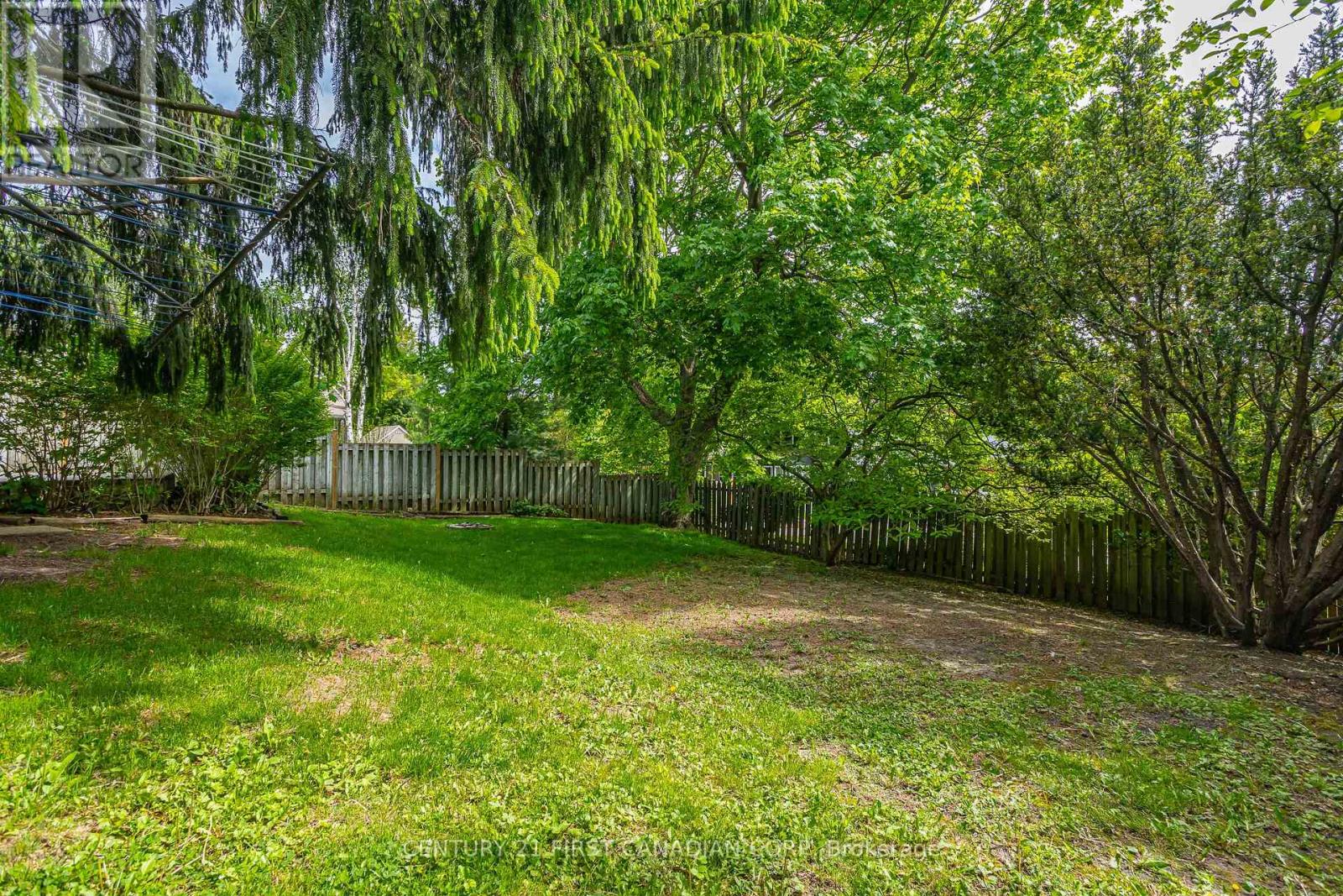 24 Bartlett Crescent, London South, Ontario  N6K 1W4 - Photo 34 - X12414556