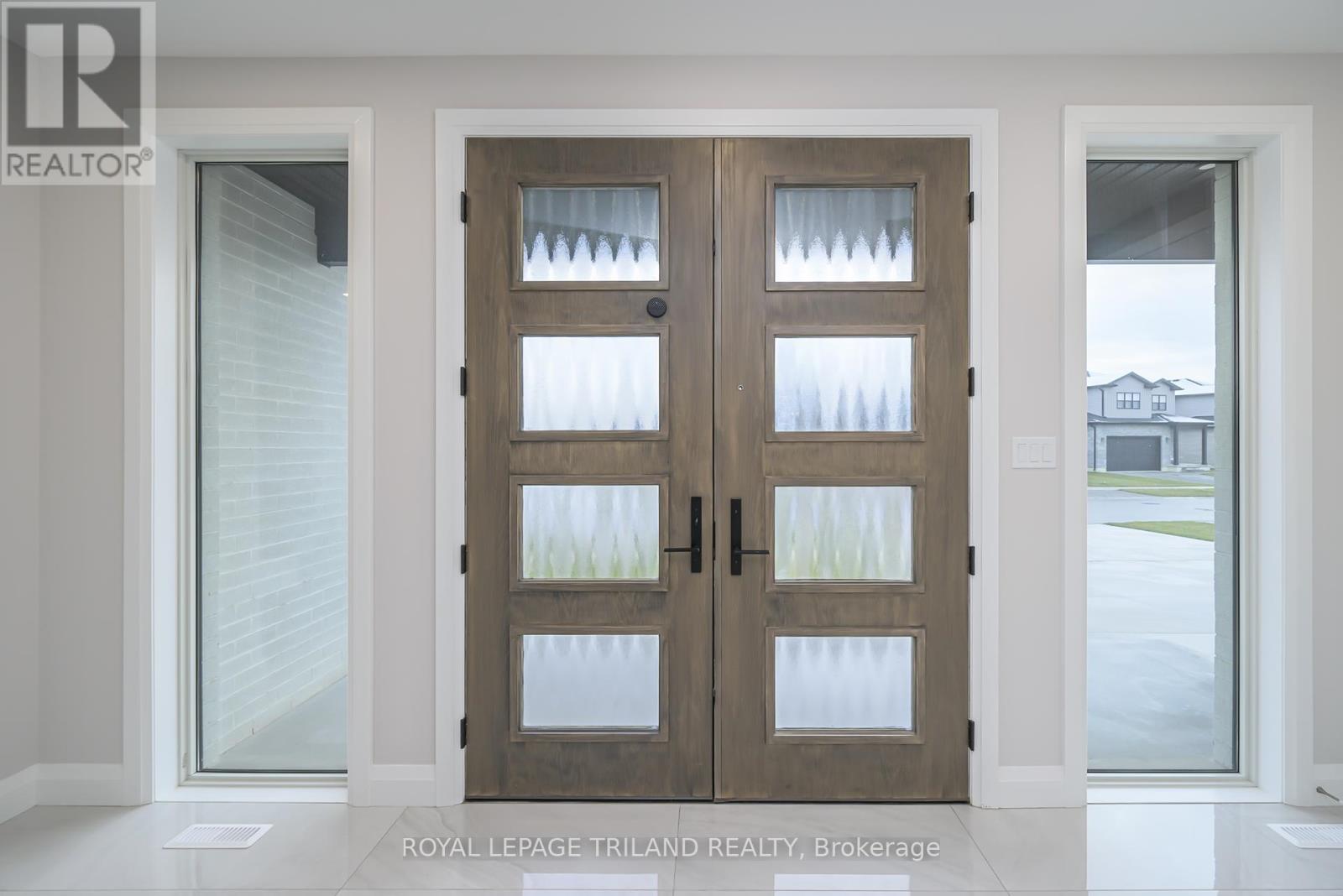 177 Middleton Avenue, London South, Ontario  N6L 0G1 - Photo 4 - X12414575