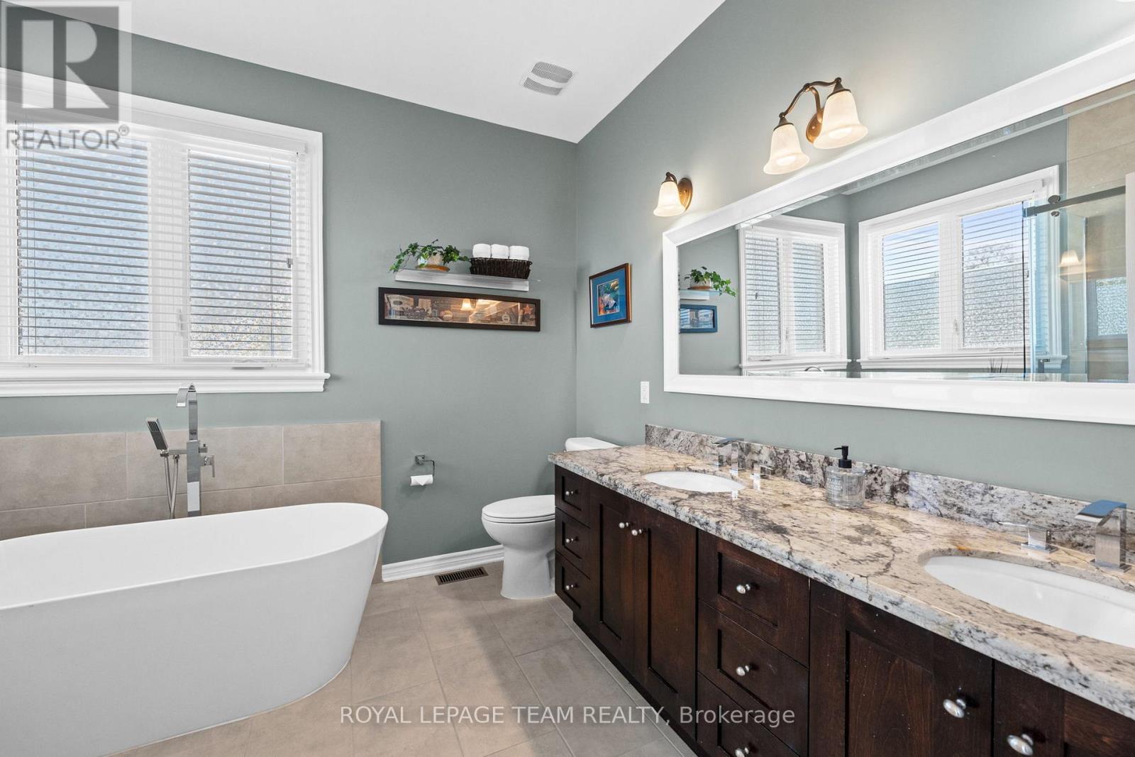 2193 Trailwood Drive, Ottawa, Ontario  K0A 2T0 - Photo 18 - X12414531