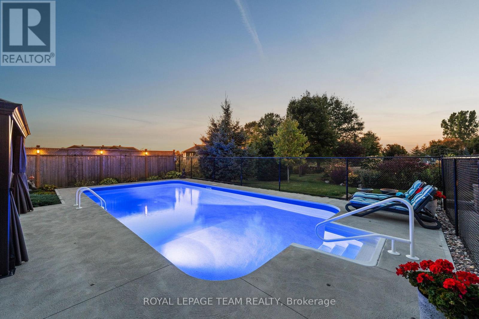 2193 Trailwood Drive, Ottawa, Ontario  K0A 2T0 - Photo 42 - X12414531