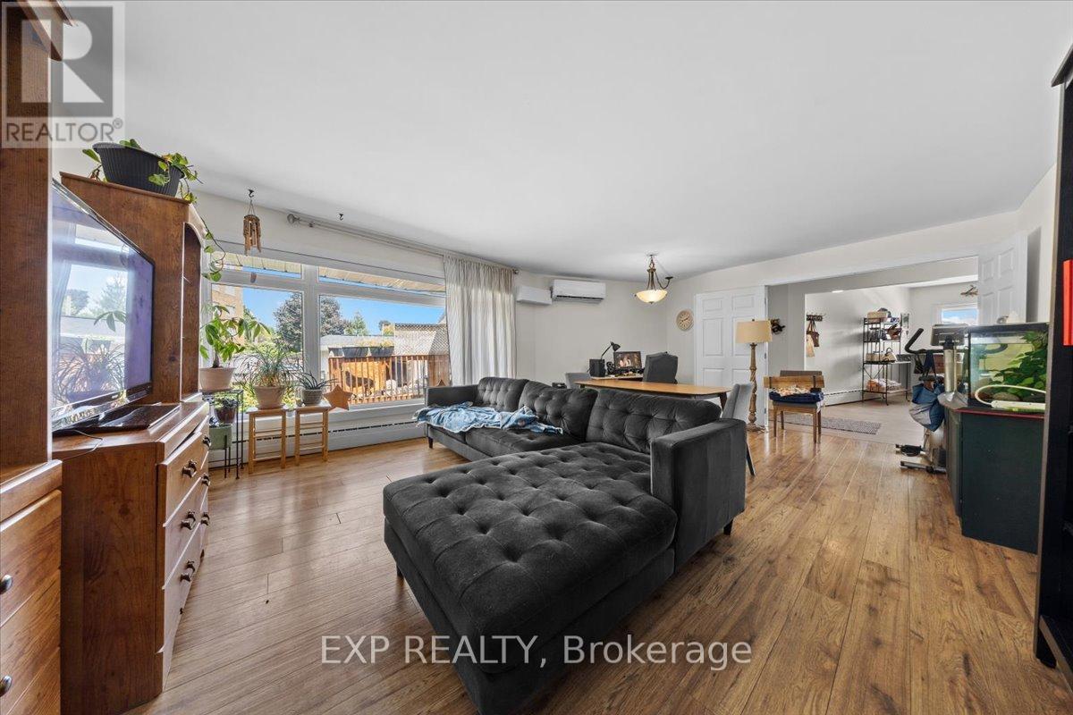 215 Lavergne Street, Ottawa, Ontario  K1L 5E4 - Photo 11 - X12414567