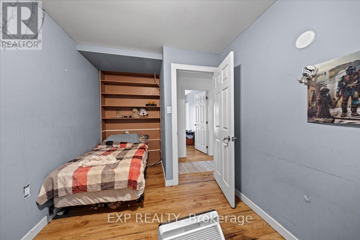 215 Lavergne Street, Ottawa, Ontario  K1L 5E4 - Photo 12 - X12414567
