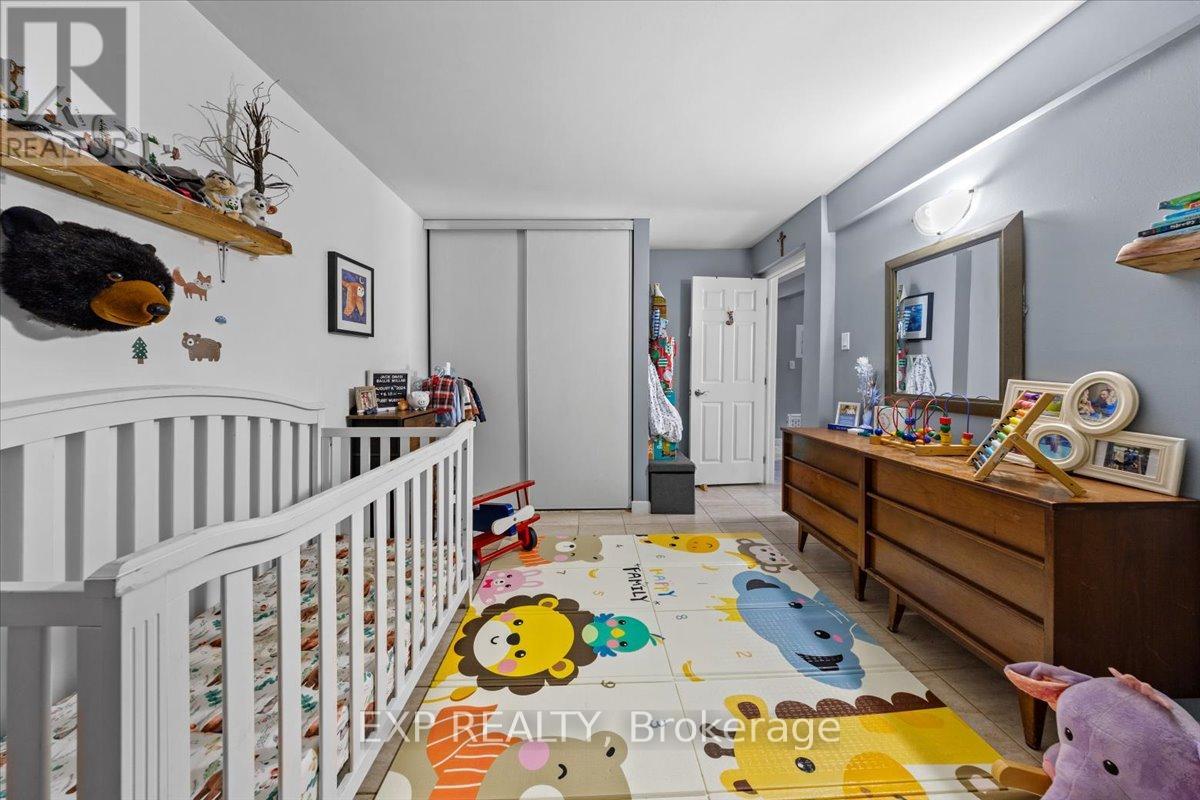215 Lavergne Street, Ottawa, Ontario  K1L 5E4 - Photo 15 - X12414567