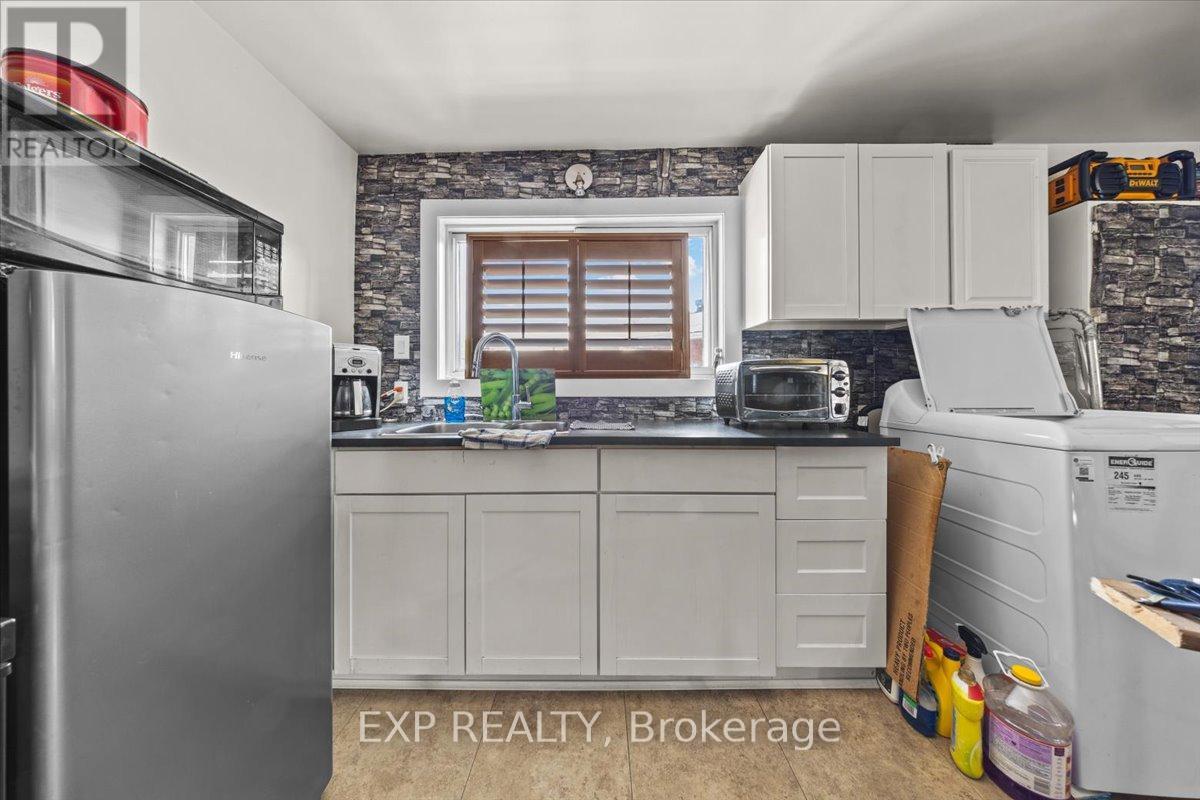 215 Lavergne Street, Ottawa, Ontario  K1L 5E4 - Photo 27 - X12414567