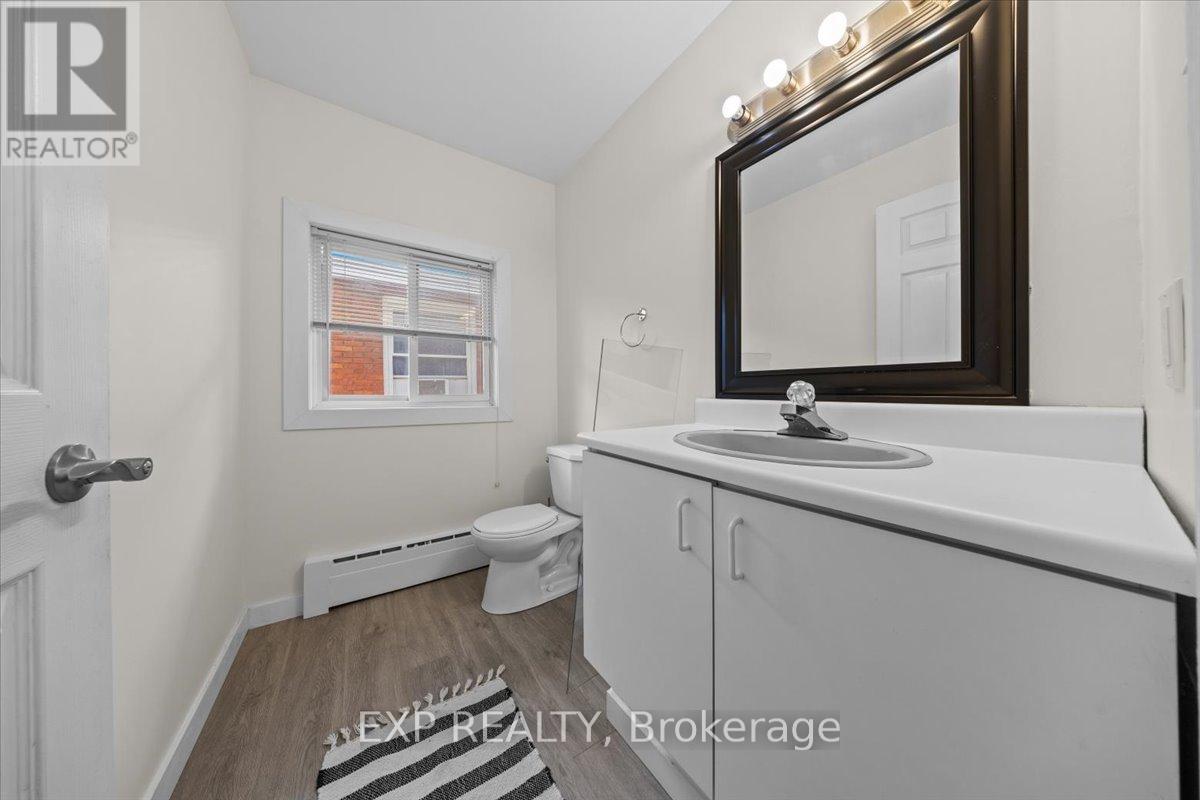 215 Lavergne Street, Ottawa, Ontario  K1L 5E4 - Photo 9 - X12414567
