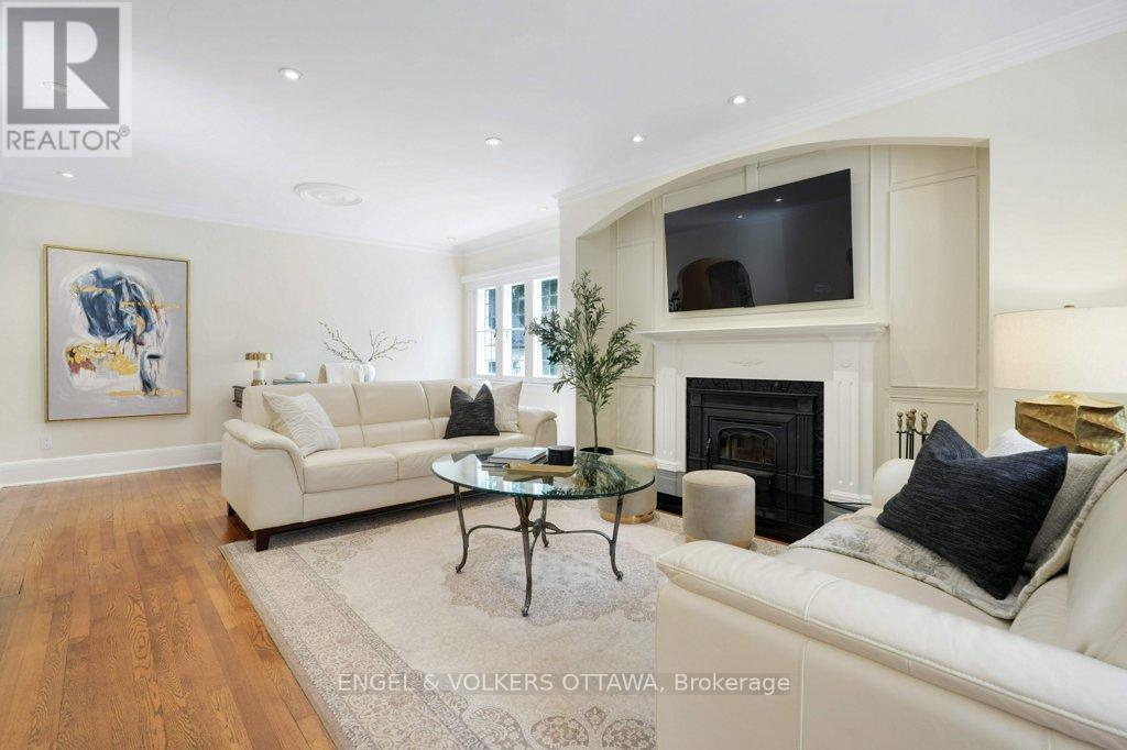 386 Ashbury Road, Ottawa, Ontario  K1M 0R8 - Photo 12 - X12414601