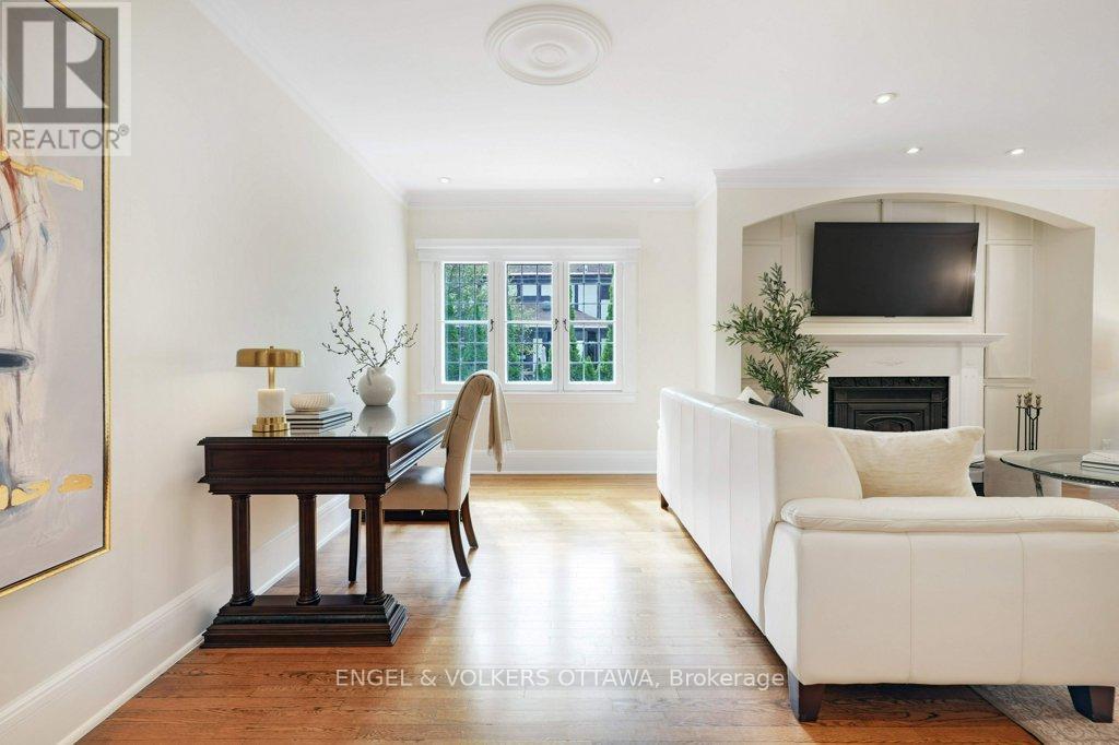 386 Ashbury Road, Ottawa, Ontario  K1M 0R8 - Photo 13 - X12414601