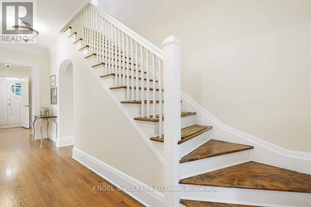 386 Ashbury Road, Ottawa, Ontario  K1M 0R8 - Photo 16 - X12414601