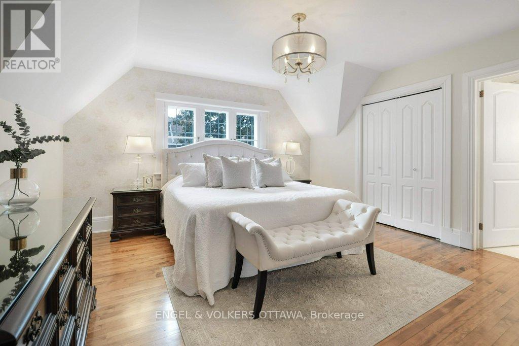 386 Ashbury Road, Ottawa, Ontario  K1M 0R8 - Photo 18 - X12414601