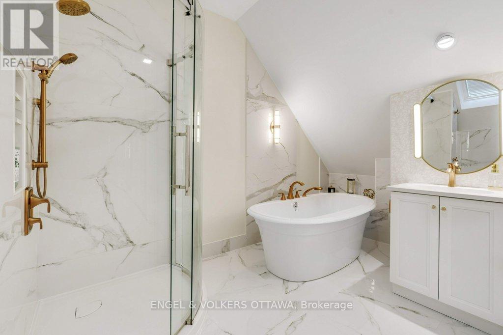 386 Ashbury Road, Ottawa, Ontario  K1M 0R8 - Photo 20 - X12414601
