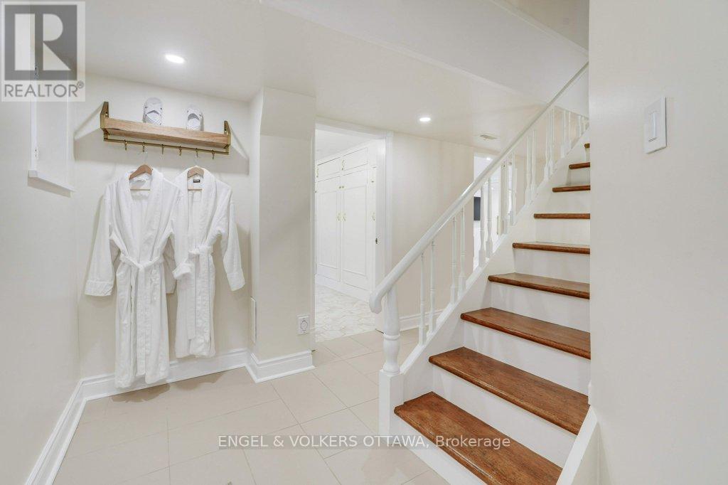386 Ashbury Road, Ottawa, Ontario  K1M 0R8 - Photo 23 - X12414601
