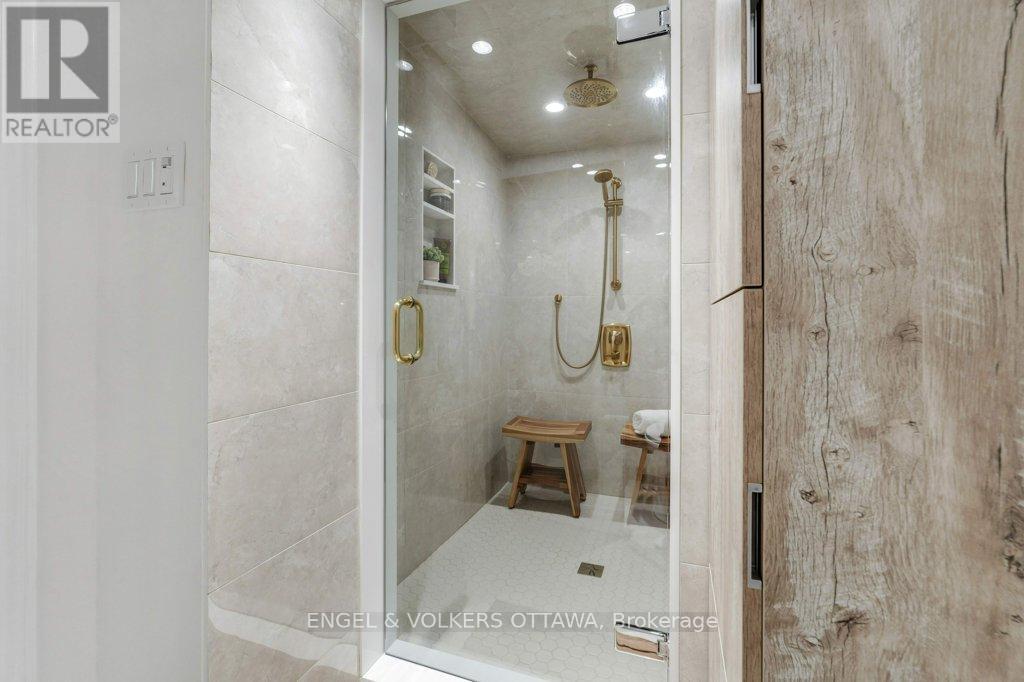 386 Ashbury Road, Ottawa, Ontario  K1M 0R8 - Photo 27 - X12414601